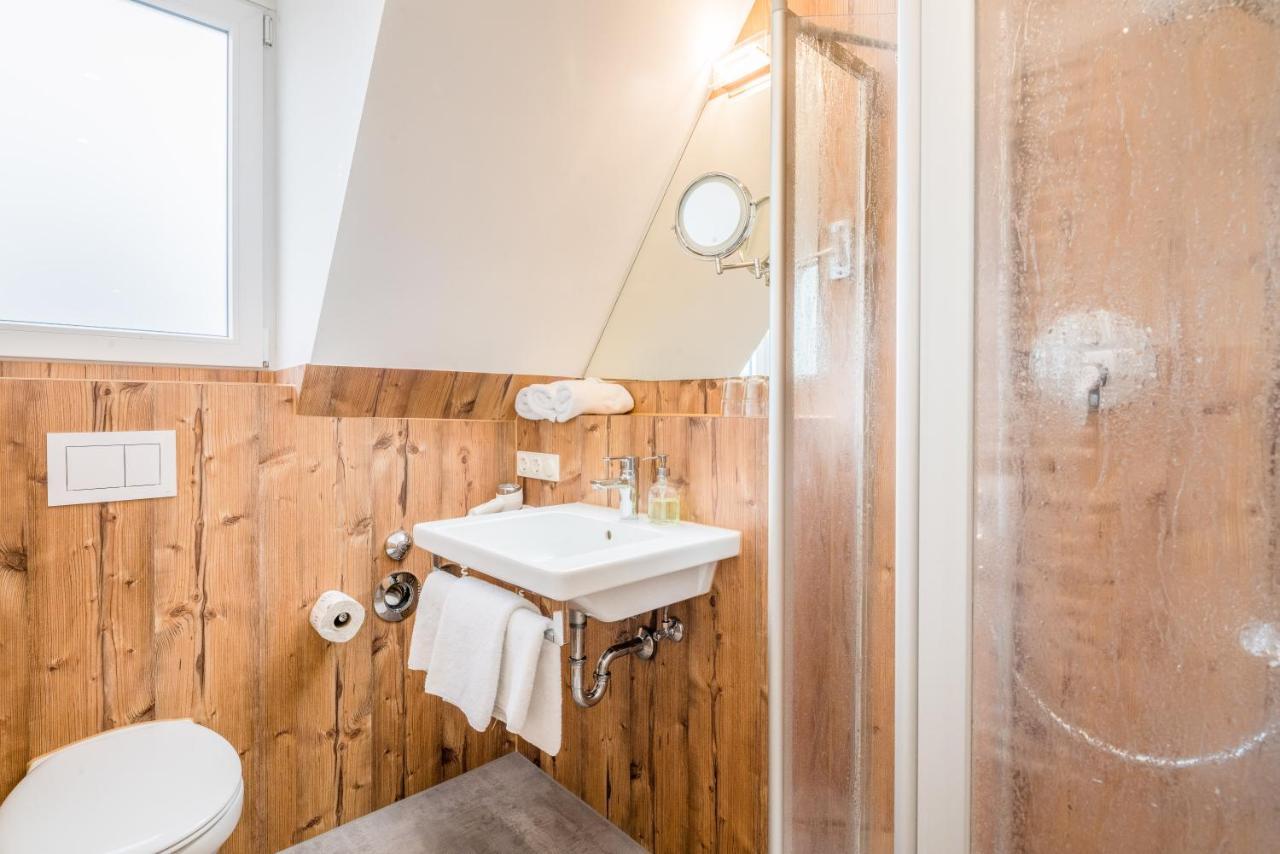 Hatzels Haeuschen Zirndorf Exterior foto