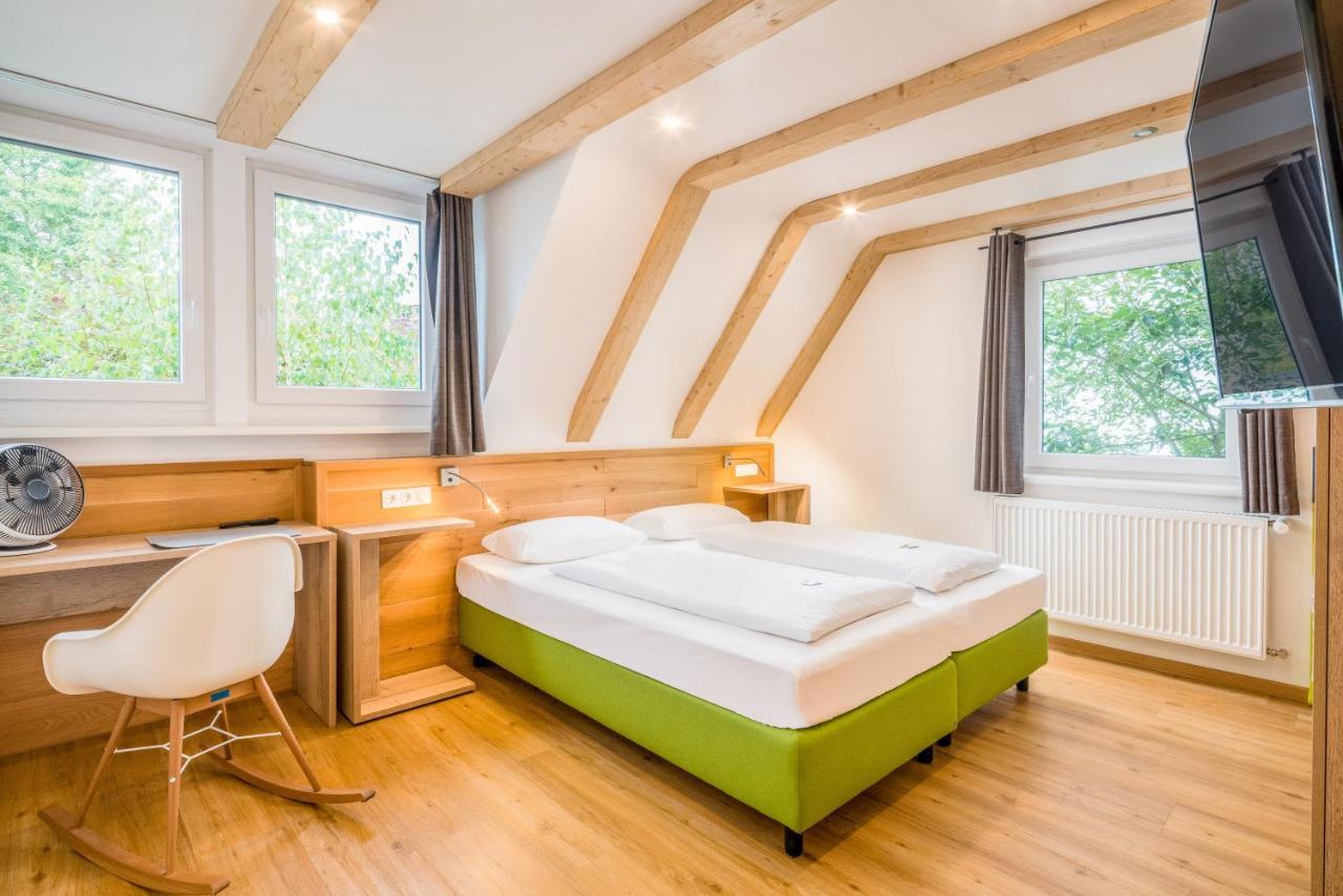Hatzels Haeuschen Zirndorf Exterior foto